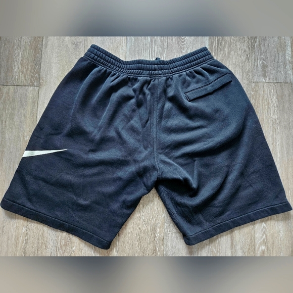 Nike Sportswear Club Men's Graphic Fleece Shorts (Medium) - Picture 2 of 5